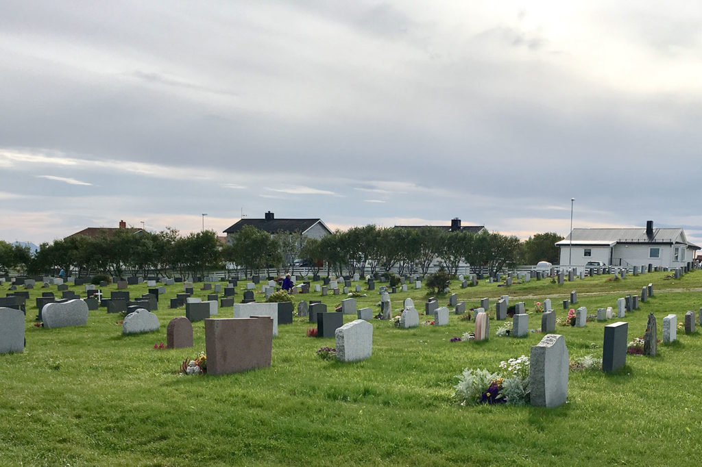 Vi planter for deg på kirkegårdene i Andøy